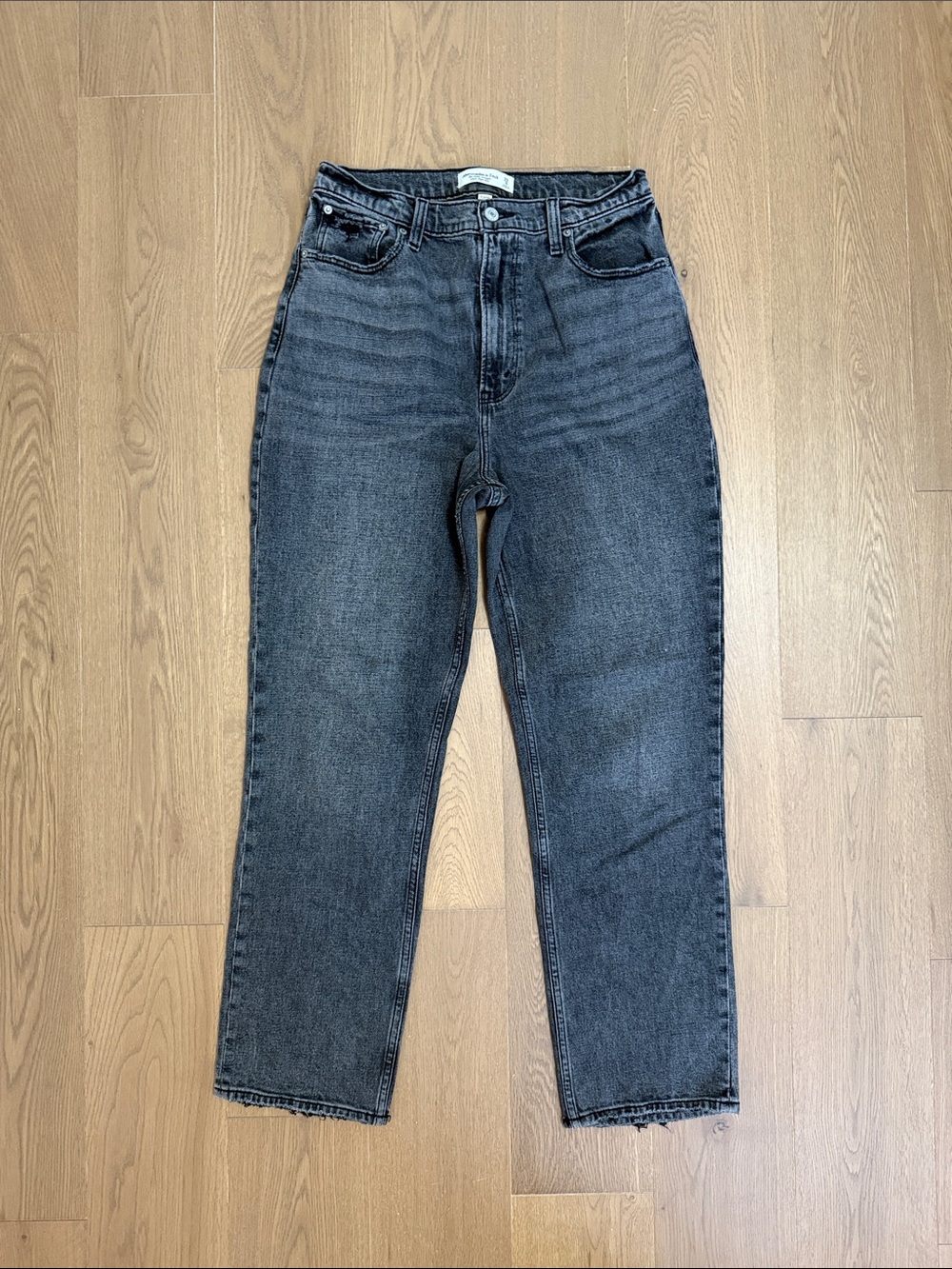 Abercrombie Curve Love Straight Leg Jeans in Washed Black